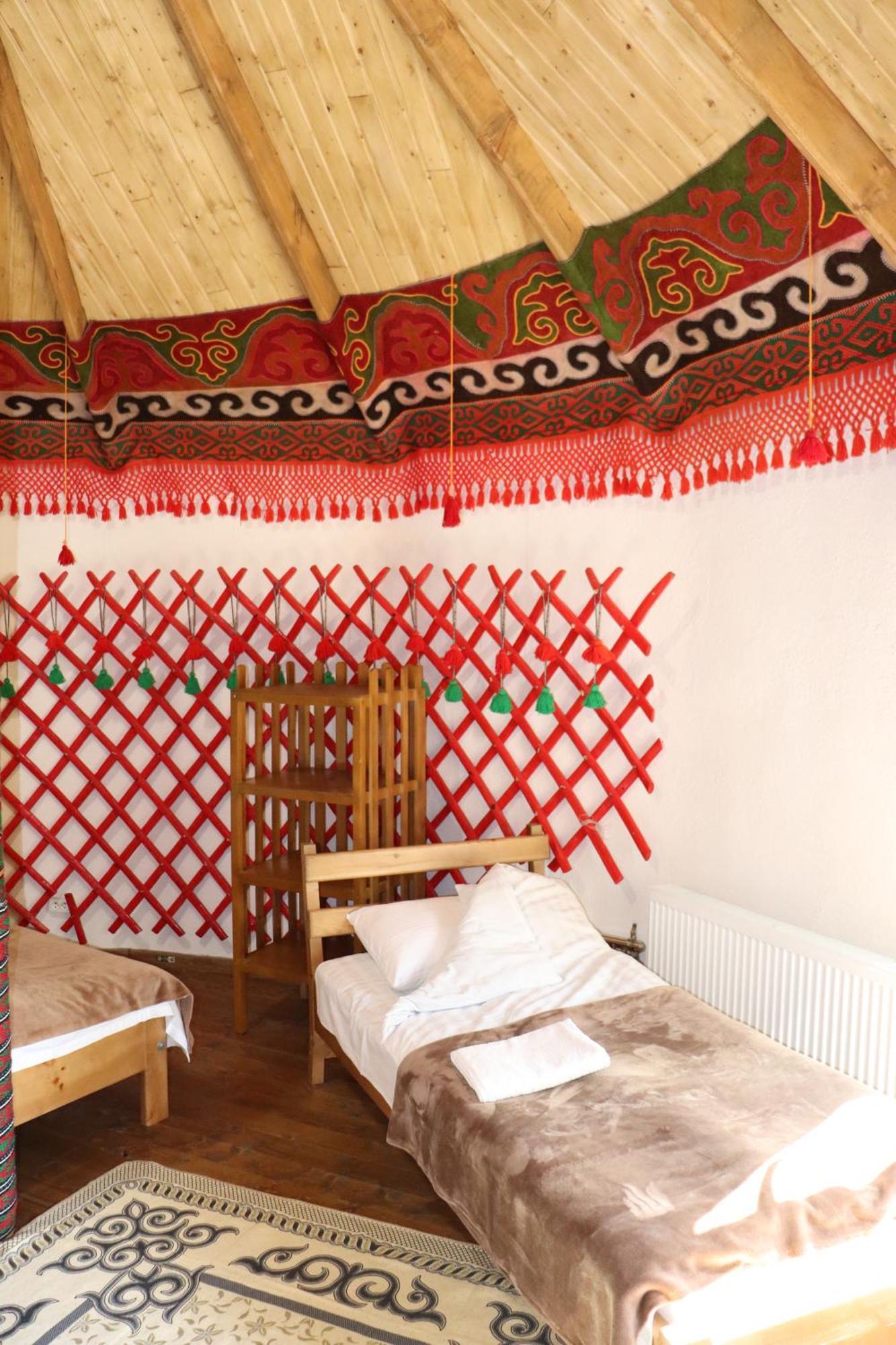 Happy Nomads Yurts & Hostel Karakoł Zewnętrze zdjęcie